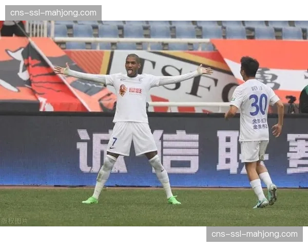 大连英博击败山东泰山后积分上涨到6分,排名第4